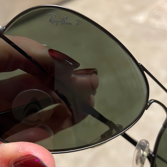 Ray-Ban Classic Polarized Aviator - Picture 6 of 6